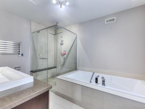 Ensuite bathroom - 771 Rue Du Chardonnay, Laval (Duvernay), QC - Indoor Photo Showing Bathroom