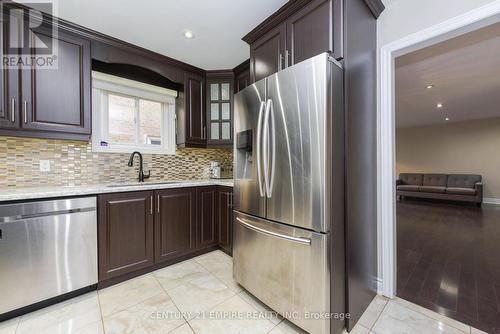 4233 Tea Garden Circle, Mississauga, ON - Indoor Photo Showing Kitchen With Upgraded Kitchen