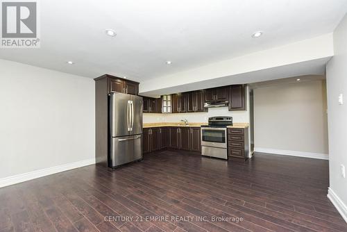 4233 Tea Garden Circle, Mississauga, ON - Indoor Photo Showing Kitchen