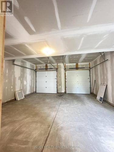 3109 Riselay Avenue, Fort Erie, ON - Indoor Photo Showing Garage