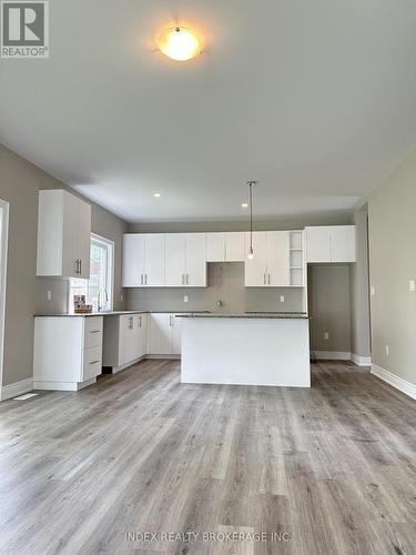 3109 Riselay Avenue, Fort Erie, ON - Indoor Photo Showing Kitchen