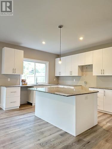 3109 Riselay Avenue, Fort Erie, ON - Indoor Photo Showing Kitchen