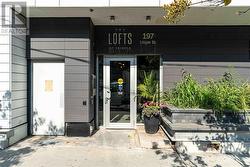 197 LISGAR AVENUE UNIT#205  Ottawa, ON K2P 0C3