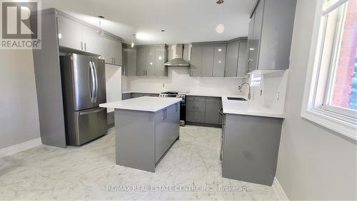 420 Westbrook Road W, Hamilton, ON - Indoor Photo Showing Kitchen With Upgraded Kitchen