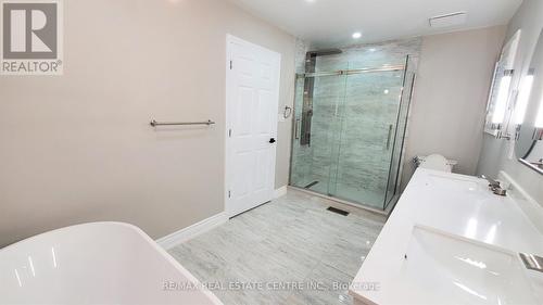 420 Westbrook Road W, Hamilton, ON - Indoor Photo Showing Bathroom