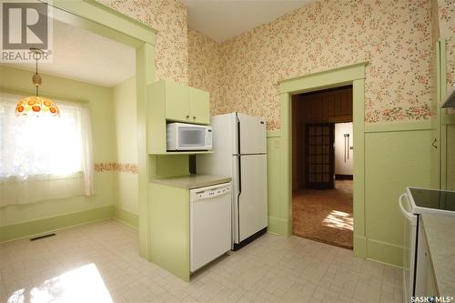 1602 98Th Street, North Battleford, SK - Indoor Photo Showing Kitchen