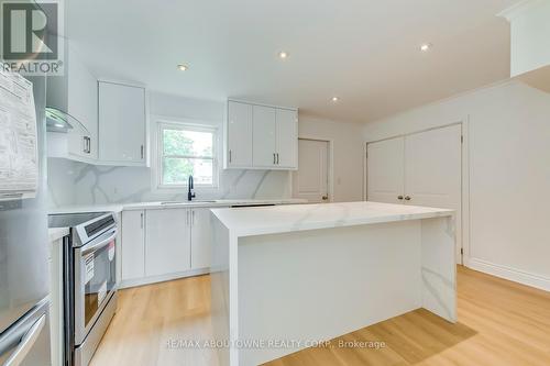 2055 Leighland Road, Burlington, ON - Indoor Photo Showing Kitchen