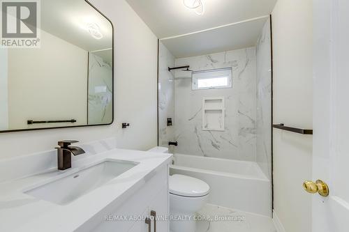 2055 Leighland Road, Burlington, ON - Indoor Photo Showing Bathroom