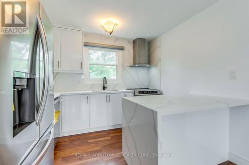 2055 Leighland Road, Burlington, ON - Indoor Photo Showing Kitchen