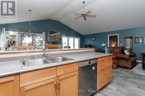 55 Riverbank Drive, St. Thomas, ON - Indoor Photo Showing Kitchen With Double Sink