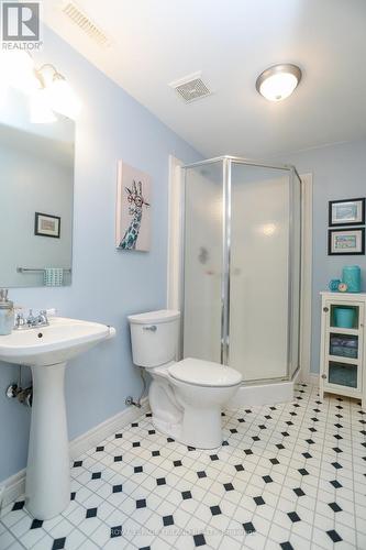 55 Riverbank Drive, St. Thomas, ON - Indoor Photo Showing Bathroom