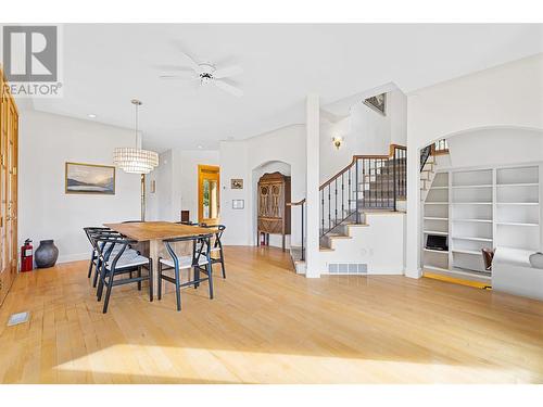 414 Herbert Heights Road, Kelowna, BC - Indoor Photo Showing Dining Room