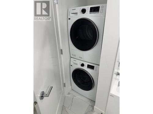 105 22575 Brown Avenue, Maple Ridge, BC - Indoor Photo Showing Laundry Room