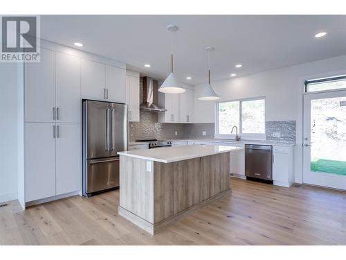 2822 Copper Ridge Drive, West Kelowna, BC - Indoor Photo Showing Kitchen With Stainless Steel Kitchen With Upgraded Kitchen