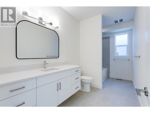 2822 Copper Ridge Drive, West Kelowna, BC - Indoor Photo Showing Bathroom