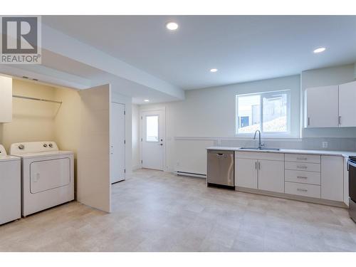 2822 Copper Ridge Drive, West Kelowna, BC - Indoor Photo Showing Laundry Room