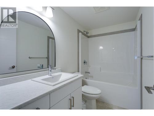 2822 Copper Ridge Drive, West Kelowna, BC - Indoor Photo Showing Bathroom