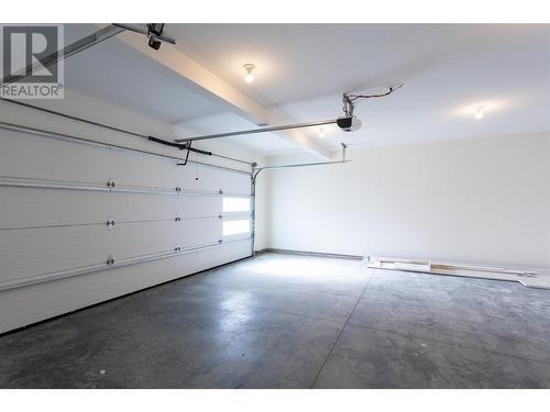 2822 Copper Ridge Drive, West Kelowna, BC - Indoor Photo Showing Garage