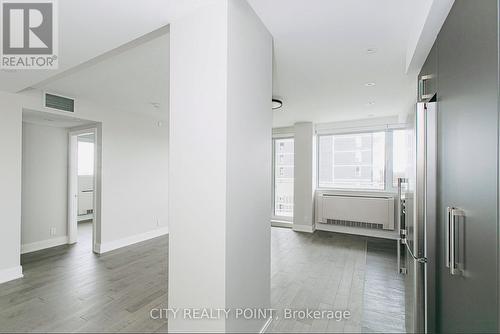 708 - 11 Walmer Street, Toronto, ON - Indoor Photo Showing Other Room