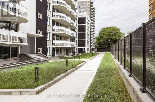 708 - 11 Walmer Street, Toronto, ON - Outdoor With Balcony With Facade