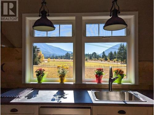 2346 Upper Glade  Road, Castlegar, BC - Indoor Photo Showing Kitchen With Double Sink