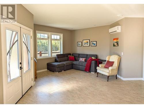 2346 Upper Glade  Road, Castlegar, BC - Indoor