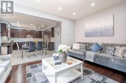 25 Hammerhead Road, Brampton, ON - Indoor Photo Showing Living Room