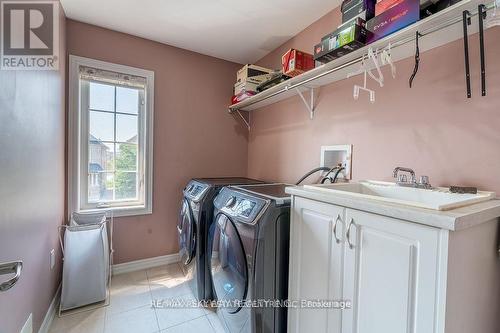 25 Hammerhead Road, Brampton, ON - Indoor Photo Showing Laundry Room