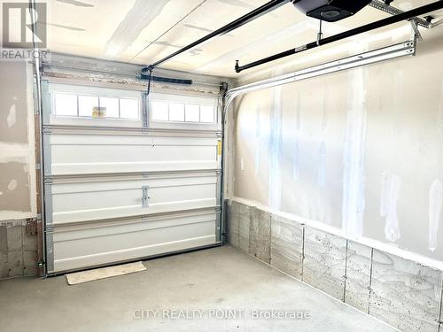 5 - 15 Fieldridge Crescent N, Brampton, ON - Indoor Photo Showing Garage