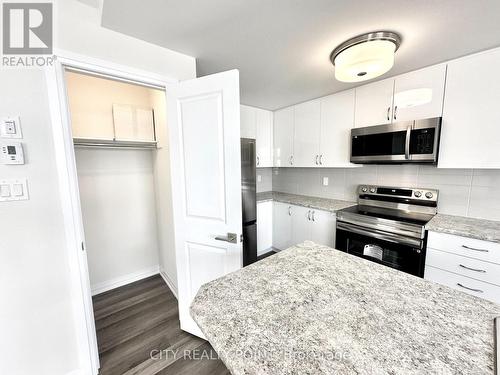 5 - 15 Fieldridge Crescent N, Brampton, ON - Indoor Photo Showing Kitchen