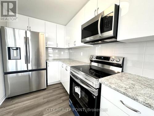 5 - 15 Fieldridge Crescent N, Brampton, ON - Indoor Photo Showing Kitchen