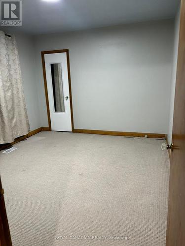 974 Queensdale Avenue E, Hamilton, ON - Indoor Photo Showing Other Room