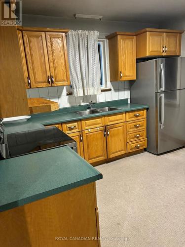 974 Queensdale Avenue E, Hamilton, ON - Indoor Photo Showing Kitchen With Double Sink