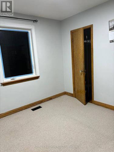 974 Queensdale Avenue E, Hamilton, ON - Indoor Photo Showing Other Room