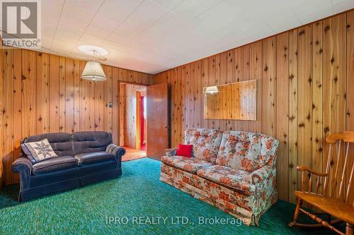 16 Leeson Street S, East Luther Grand Valley, ON - Indoor Photo Showing Living Room