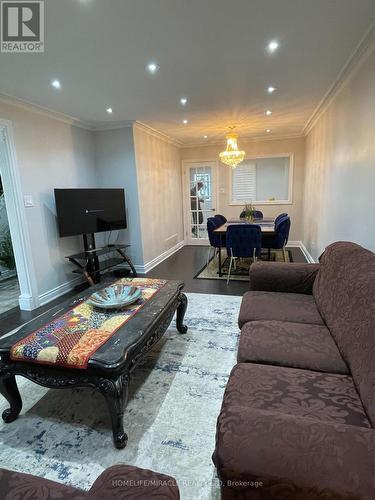 3729 Crabtree Crescent, Mississauga, ON - Indoor Photo Showing Living Room