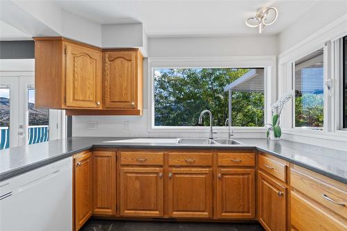 7901 Kalview Drive, Coldstream, BC - Indoor Photo Showing Kitchen With Double Sink