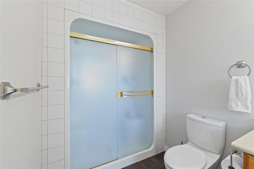 7901 Kalview Drive, Coldstream, BC - Indoor Photo Showing Bathroom