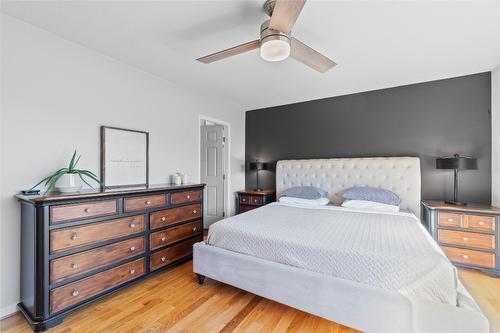 7901 Kalview Drive, Coldstream, BC - Indoor Photo Showing Bedroom