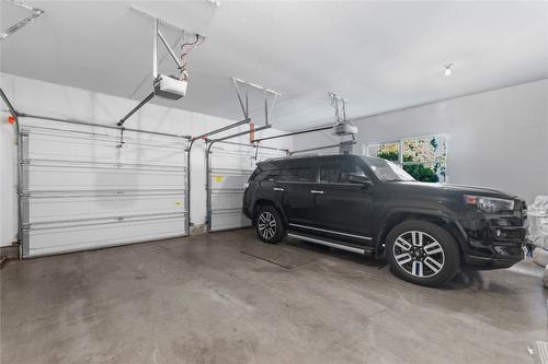 7901 Kalview Drive, Coldstream, BC - Indoor Photo Showing Garage