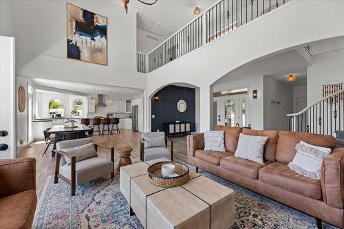 3870 Angus Drive, West Kelowna, BC - Indoor Photo Showing Living Room