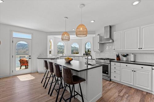 3870 Angus Drive, West Kelowna, BC - Indoor Photo Showing Kitchen With Upgraded Kitchen