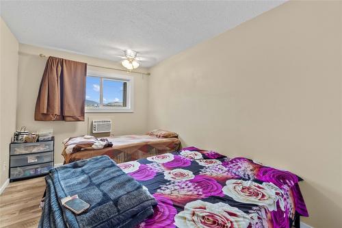 403-3304 35 Avenue, Vernon, BC - Indoor Photo Showing Bedroom