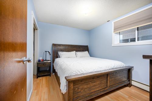 4006 Pleasant Valley Road, Vernon, BC - Indoor Photo Showing Bedroom