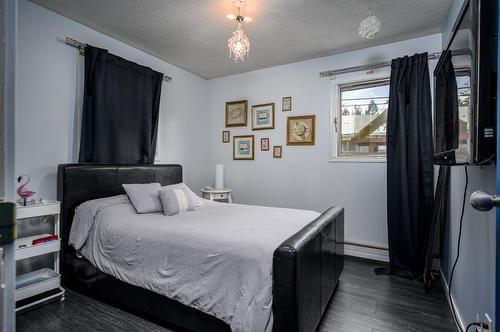 4006 Pleasant Valley Road, Vernon, BC - Indoor Photo Showing Bedroom