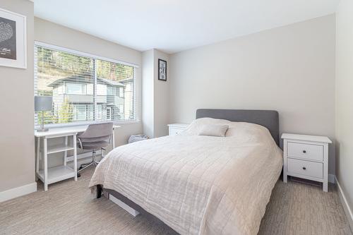 76-2490 Tuscany Drive, West Kelowna, BC - Indoor Photo Showing Bedroom