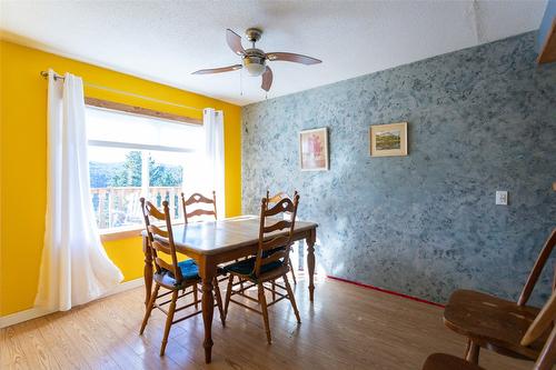 8251 Sun Valley Road, Kelowna, BC - Indoor Photo Showing Dining Room