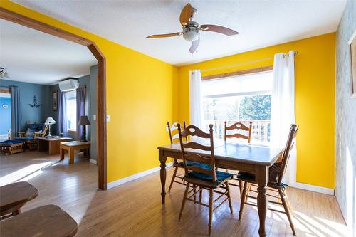 8251 Sun Valley Road, Kelowna, BC - Indoor Photo Showing Dining Room