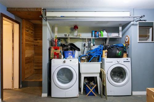 8251 Sun Valley Road, Kelowna, BC - Indoor Photo Showing Laundry Room