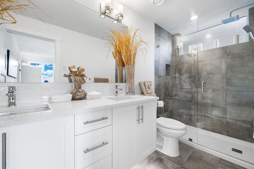 1474 Summer Crescent, Kelowna, BC - Indoor Photo Showing Bathroom